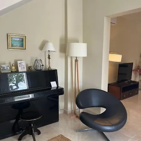 Charmante Vue Et Jardin